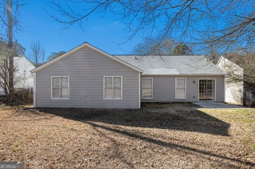 5858 Mistyview Dr, Rex GA 30273-1153 exterior