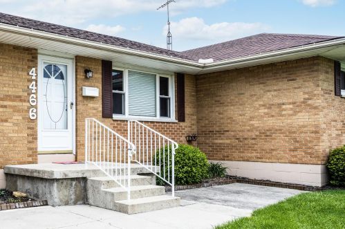 4466 Phoenix Dr, Springfield OH  45503-6326 exterior