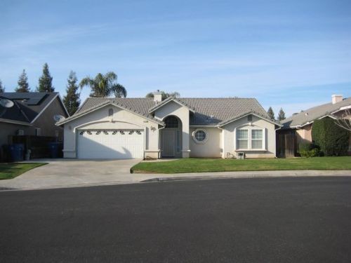 2431 Sample Ave, Clovis, CA 93611-5495