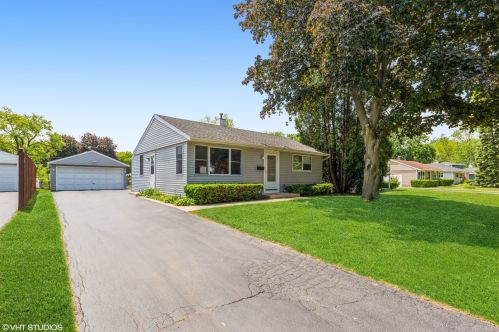 2313 Wing St, Rolling Meadows, IL 60008-1632