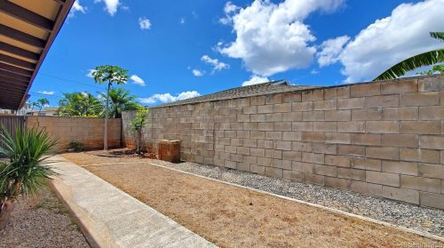 1376 Uila St, Honolulu HI  96818-1940 exterior