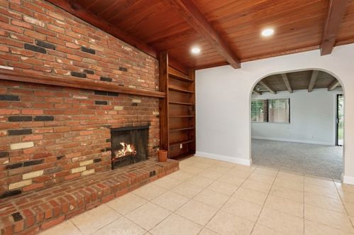 2935 Westridge Rd, Riverside CA  92506-4448 exterior