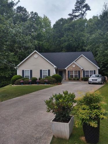 4153 Laurel Bend Ct, Lithonia, GA 30039-4140