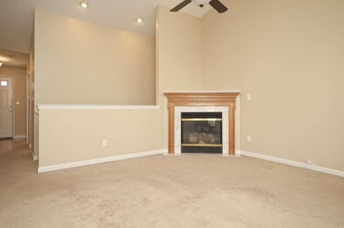 3272 Autumn View Pointe Dr, Hazelwood, MO 63044-2818