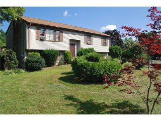 47 Echo Valley Rd, Plantsville, CT 06479-1432