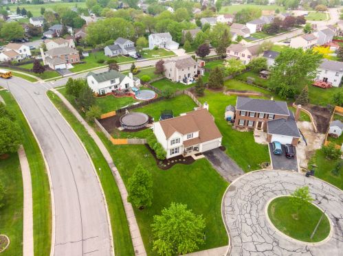 1075 Big Eagle Trl, Carol Stream IL  60188 exterior