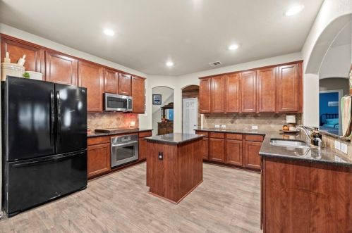 7511 Lone Star Jct St, Richmond TX 77406-7069 exterior