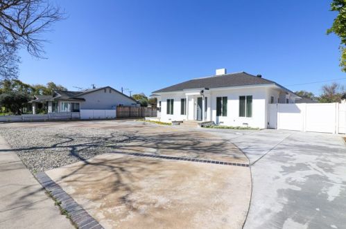 2314 Bristol St, Santa Ana CA  92704-5721 exterior