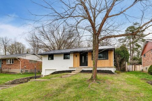1462 Blueorchard Dr, Cincinnati OH  45230-2322 exterior