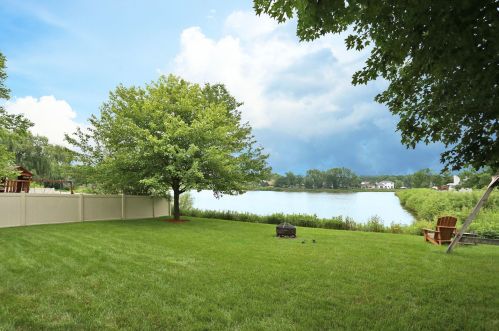 809 Burning Trl, Carol Stream IL  60188-9148 exterior