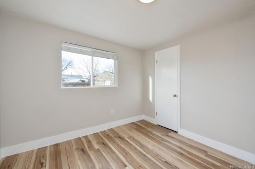 1084 Cleveland Pl, Denver CO  80601-2241 exterior
