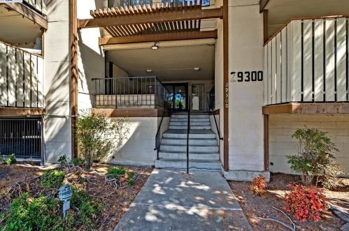 325 Valle Vista Ave, Hayward, CA 94544-5519
