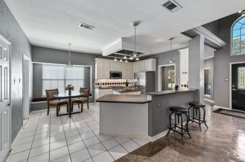 2311 Norwich Dr, Carrollton TX 75006-2632 exterior