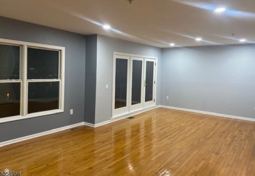 340 The Promenade, Edgewater NJ  07020-2122 exterior