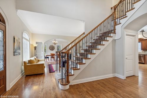 525 Indian Hill Rd, Bannockburn, IL 60015-4044