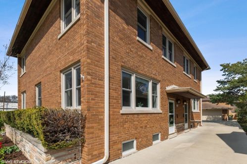 1719 Brainard Ave, Burr Ridge, IL 60525