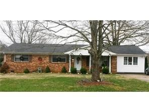 2513 Fairgreen Dr, Gastonia, NC 28056-8351
