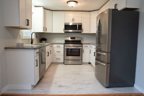 457 Toledo Dr, New Kensington, PA 15068-3358