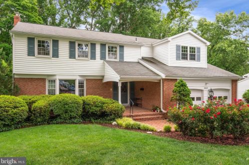 8005 Langbrook Rd, Springfield, VA 22152-1222