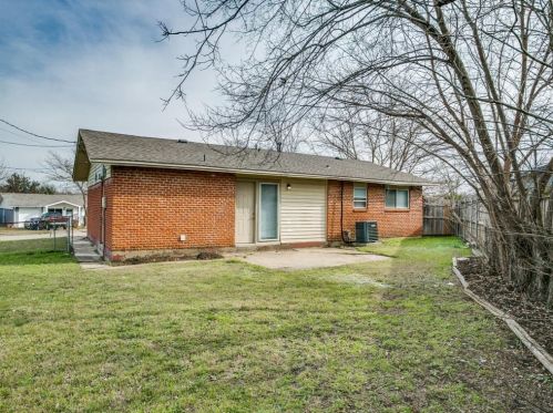 3037 Mccarthy St, Irving TX  75062-4150 exterior