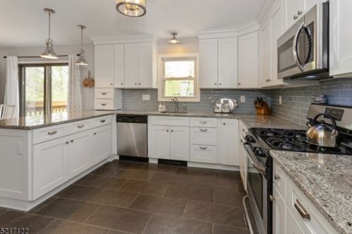 1097 Sussex Tpke, Dover NJ  07869-4206 exterior