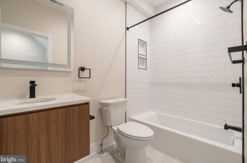 2302 Gordon St, Philadelphia PA 19132-4631 exterior