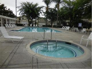 14 Wadsworth, Irvine CA  92620-3722 exterior