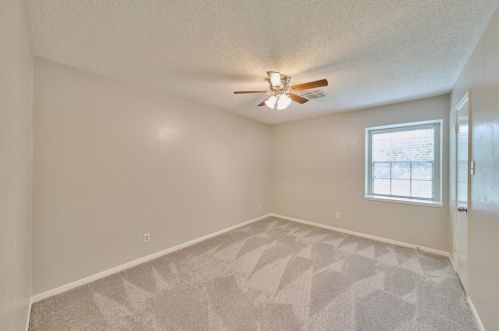 724 Vicksburg Ct, Conroe TX  77302-3836 exterior