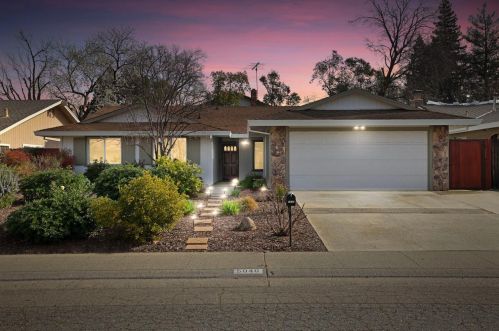 5040 Filbert Ave, Fair Oaks, CA 95628-4158