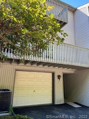 20 Wolf Hill Rd, Waterbury, CT 06716-2749