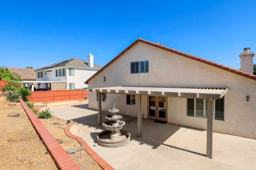 12758 Royal Palm Ln, Riverside CA  92503-7077 exterior