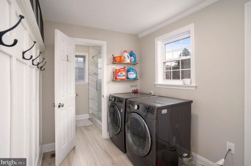 453 Leverington Ave, Philadelphia PA  19128-3315 exterior
