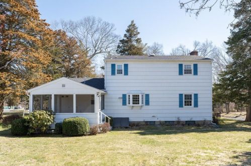 92 Chesterfield Rd, East Lyme, CT 06333-1203