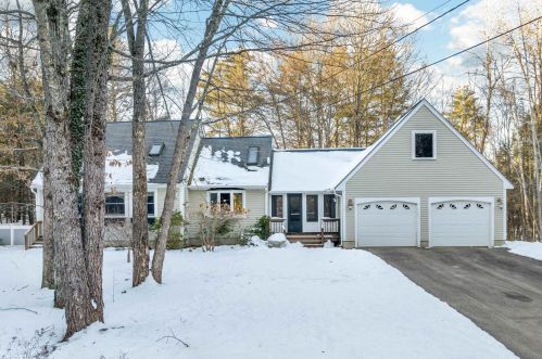 81 Beaver Rd, Barrington, NH 03884-6607