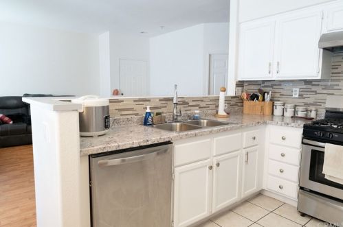 570 Vermont Ave, Anaheim CA  92805-5603 exterior