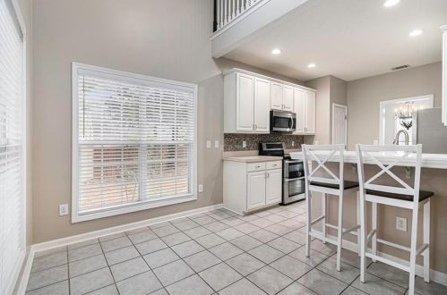 130 Laurel Springs Dr, Mcdonough GA  30253-6058 exterior
