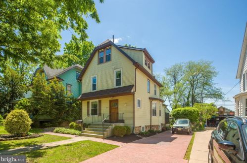 907 Columbia Ave, Palmyra, NJ 08065-1907