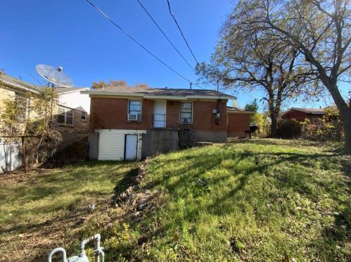 1811 Berwick Ave, Dallas TX  75203-4303 exterior