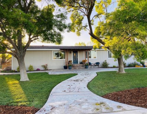 5111 Griffin Rd, Vacaville, CA 95688-9608