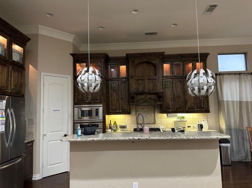 2021 Hill Dr, Irving TX  75038-6217 exterior