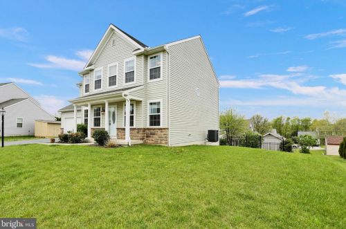 5 Albans Ct, New Schaefferstown, PA 19506-8357