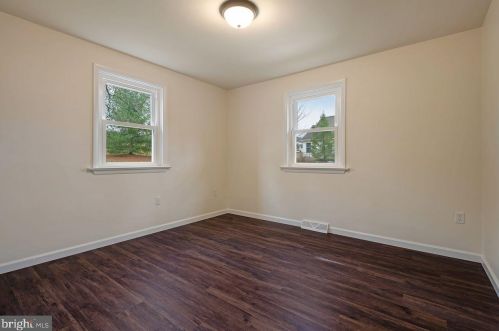 564 Lampeter Rd, Lancaster PA  17602-4010 exterior