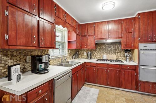 336 Bromack Dr, Atlanta GA  30315-8408 exterior