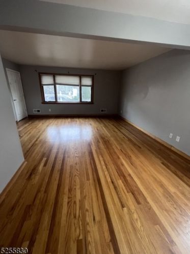 6 Park Ave, Paterson NJ  07506-1829 exterior