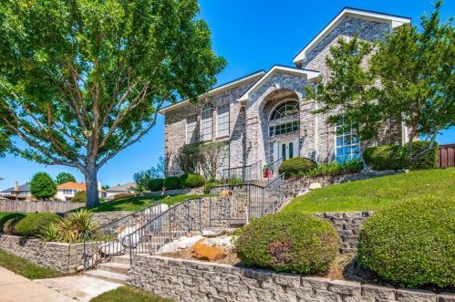 2304 Manchester Ct, Carrollton TX  75006-2637 exterior