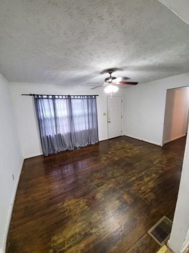 228 Spring Valley Rd, Marietta, GA 30060-4924