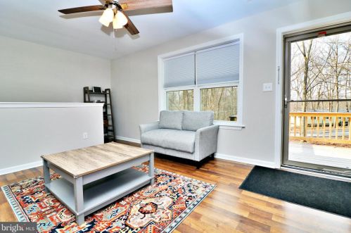 259 Revenoor Rd, Harpers Ferry WV 25425 exterior