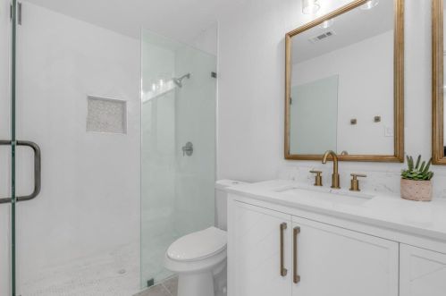 8408 Cayuga Dr, Austin TX 78749-3972 exterior