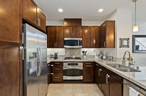 29 Soho, Irvine CA  92612-1083 exterior
