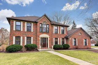 276 Winding Creek Dr, Naperville, IL 60565-4115